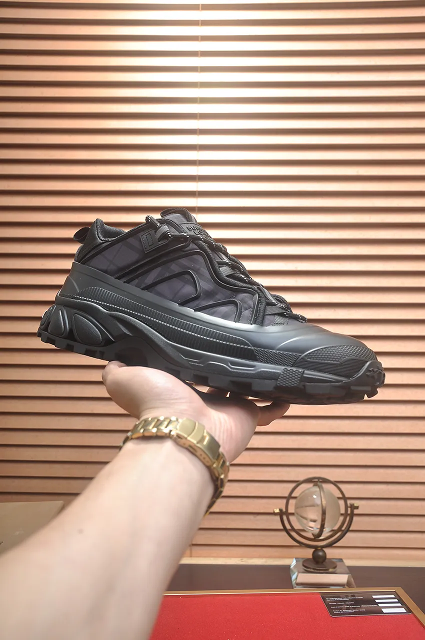 Men's shoes 💰680💶[Burberry] (cowhide lining) classic low-top sneakers｜Imported cowhide with classic plaid fabric｜Cow leather lining｜Original outsole｜Fine workmanship and comfortable to wear Size: 38-44 (customized at 45)